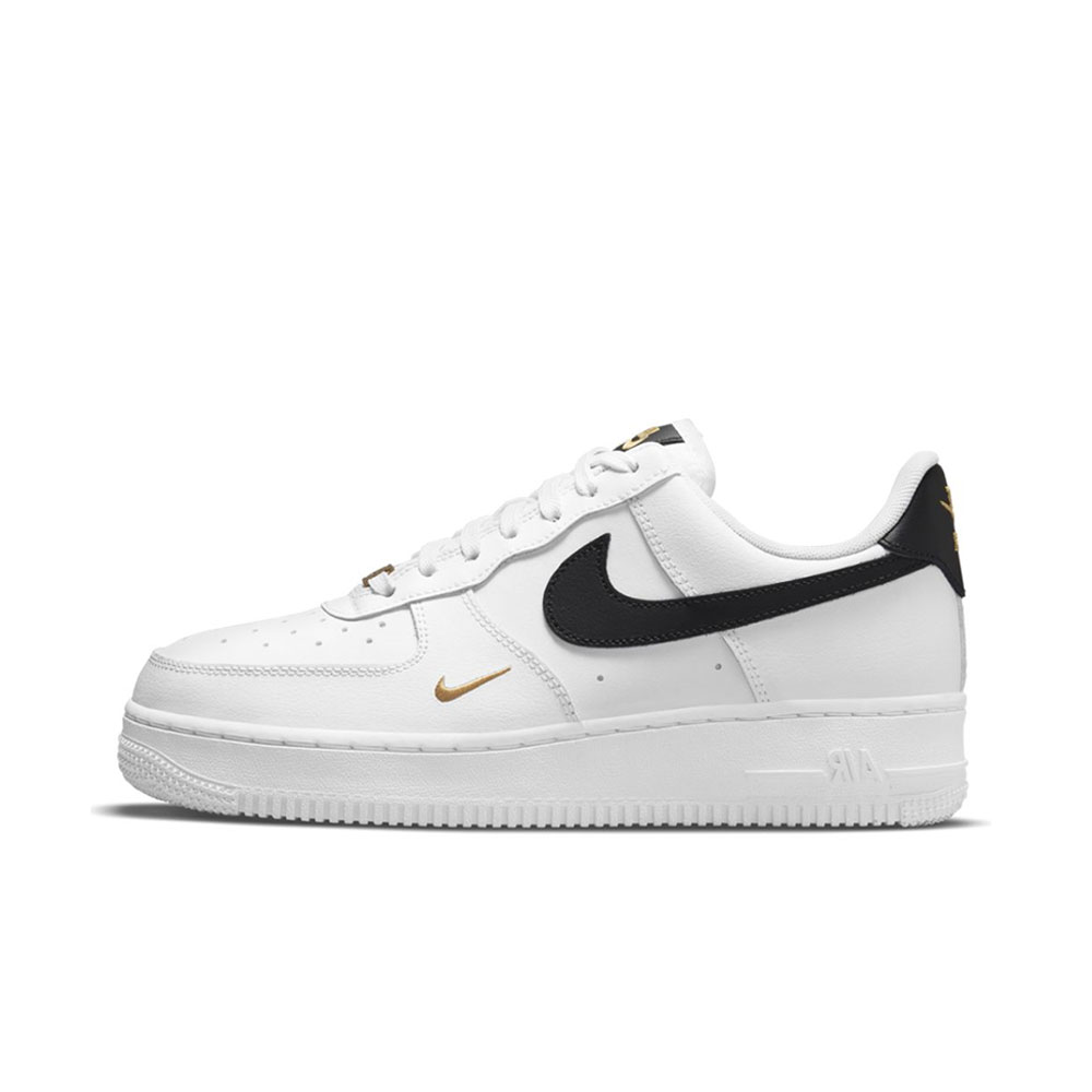 Кроссовки Nike WMNS AIR FORCE 1 07 ESS / Женский / 36.5 / Белый photo 1 Кроссовки Nike WMNS AIR FORCE 1 07 ESS / Женский / 36.5 / Белый photo 1