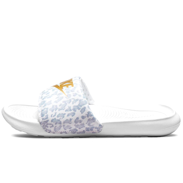 Slapi Nike W VICTORI ONE SLIDE PRINT pt Femei / 40.5 / Alb photo 1 Slapi Nike W VICTORI ONE SLIDE PRINT pt Femei / 40.5 / Alb photo 1