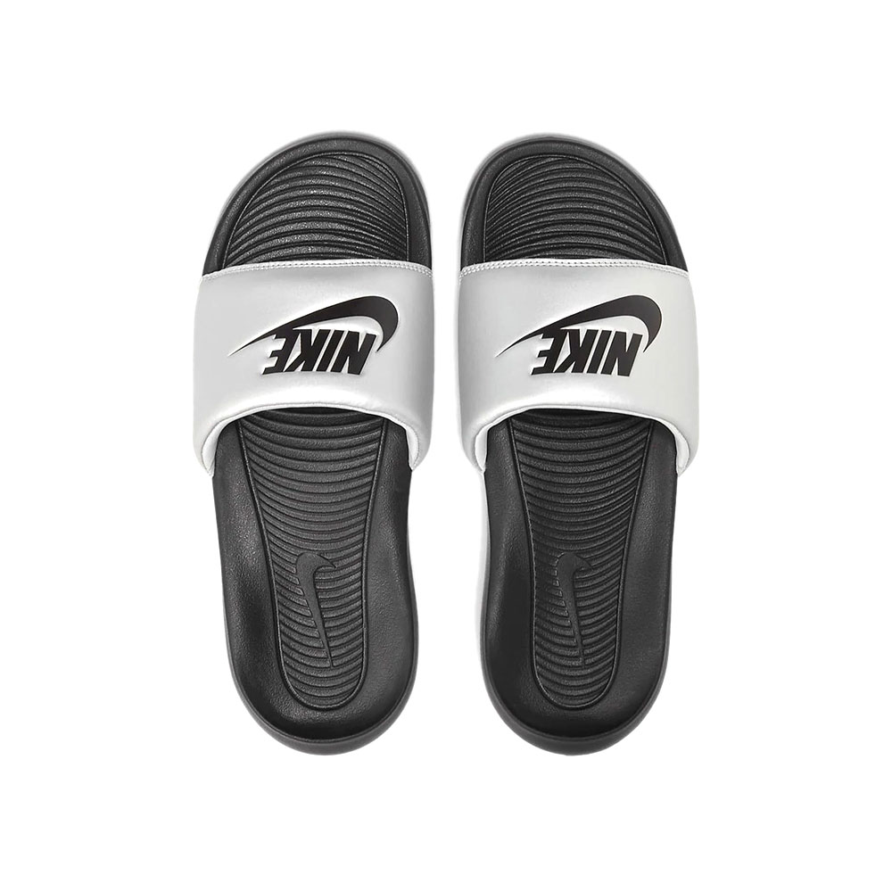 Slapi Nike W VICTORI ONE SLIDE pt Femei / 43 / Gri photo 1 Slapi Nike W VICTORI ONE SLIDE pt Femei / 43 / Gri photo 1