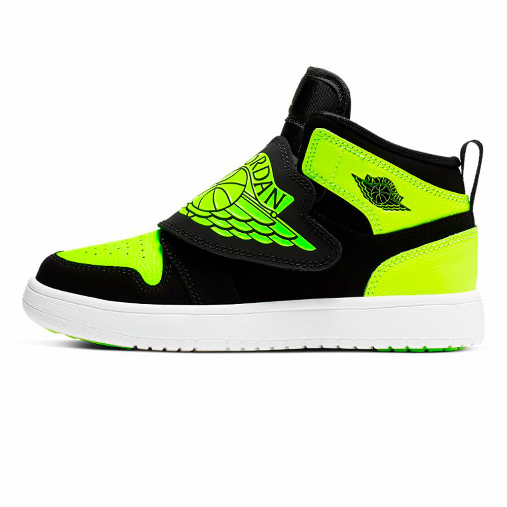 Кроссовки Nike SKY JORDAN 1 (PS) photo Кроссовки Nike SKY JORDAN 1 (PS) photo