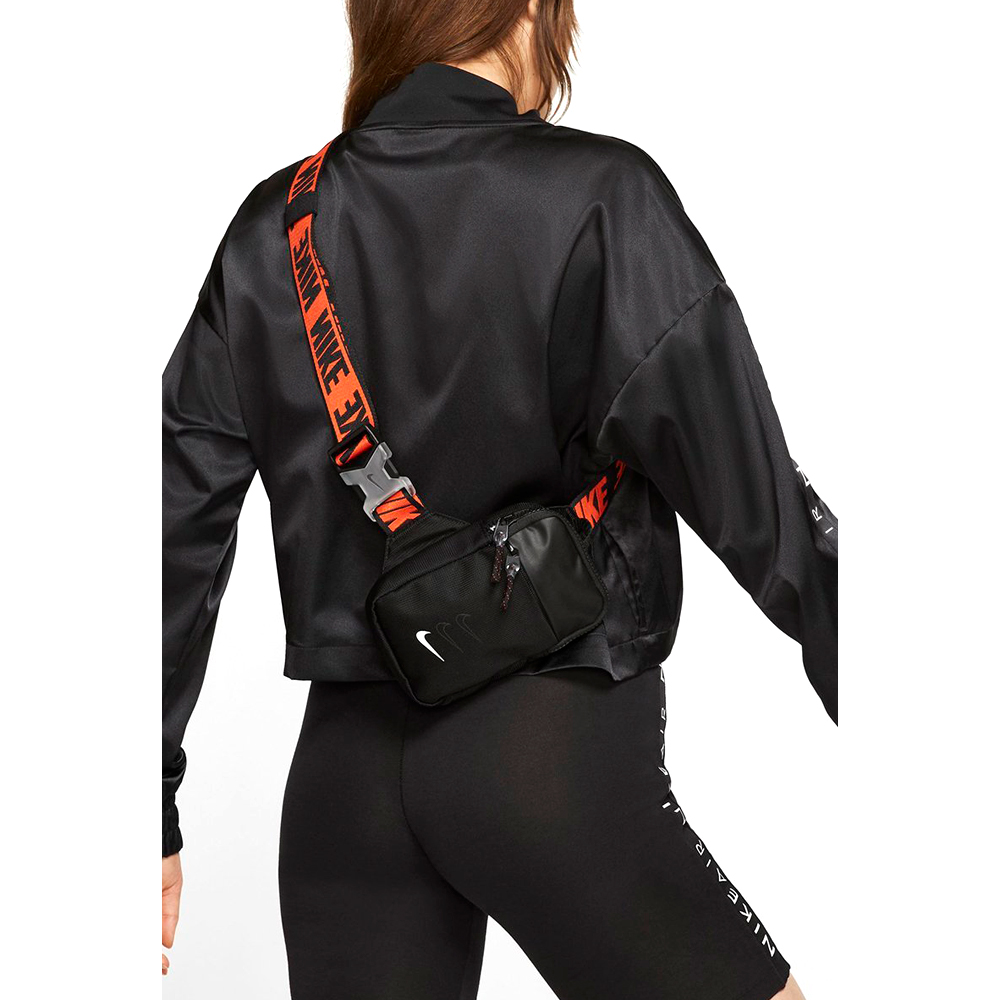 Сумка на пояс Nike NK SPRTSWR ESSENTIALS S HIP P BA5904-010 Черный photo 2
