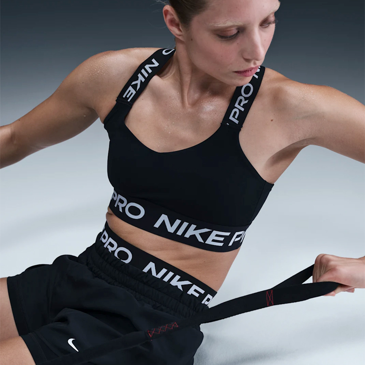 Спортивное бра Nike W NP BRA TT photo 5