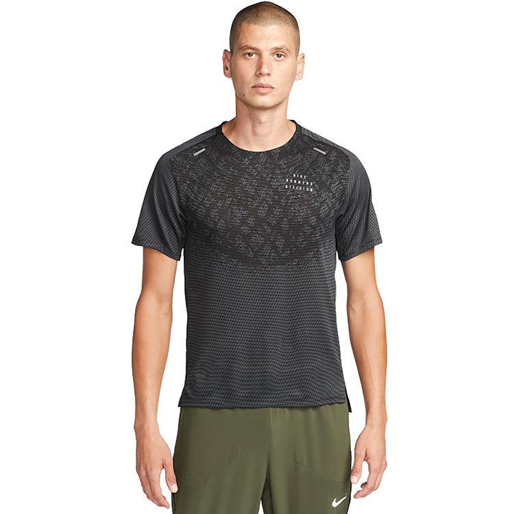 Футболка Nike M NK DFADV RUN DVN TECHKNIT SS photo 1 Футболка Nike M NK DFADV RUN DVN TECHKNIT SS photo 1