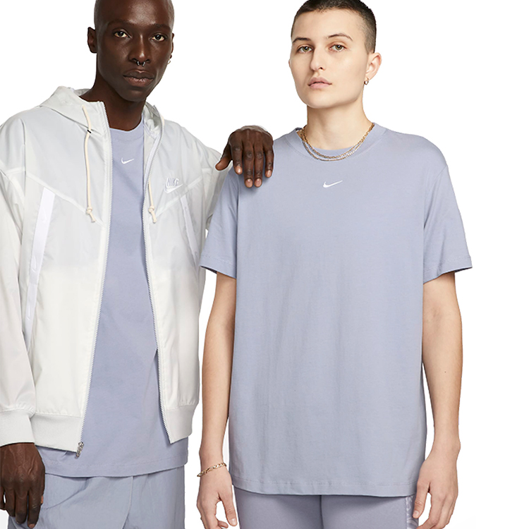 Tricou Nike W NSW ESSNTL TEE BF LBR L Violet Femei photo 3