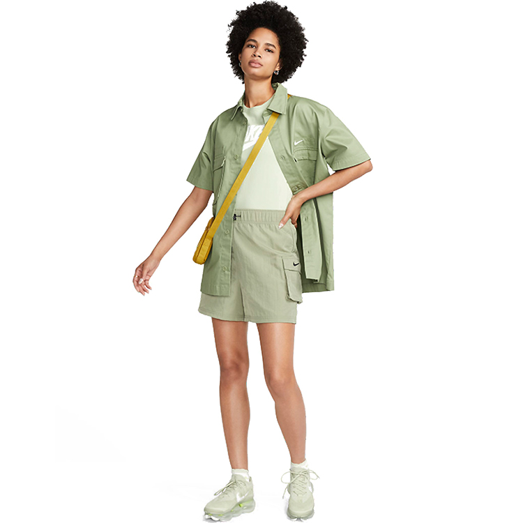 Tricou Nike W NSW TEE ESSNTL ICN FTRA XS Verde Femei photo 3