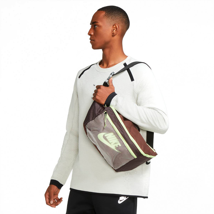 Geanta pe brau Nike NK TECH WAISTPACK -  TRL CV1411-284 Maro photo 2