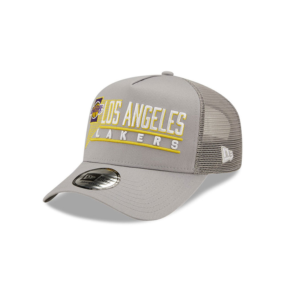 Chipiu New Era Wordmark Graphic Trucker Lakers photo Chipiu New Era Wordmark Graphic Trucker Lakers photo