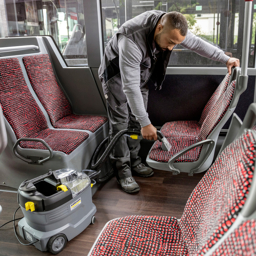 Aspirator de curatare umeda Karcher PUZZI81EU / 1200W / Sur cu negru photo 8