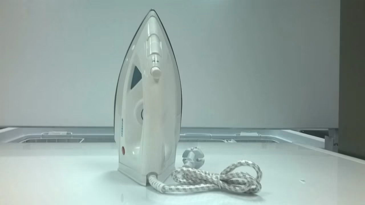Утюг Nova EL2, 230 мл, Белый 