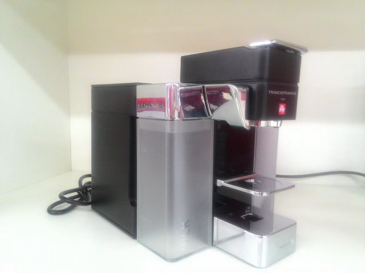 Aparat de cafea ILLY Y5 MILK 